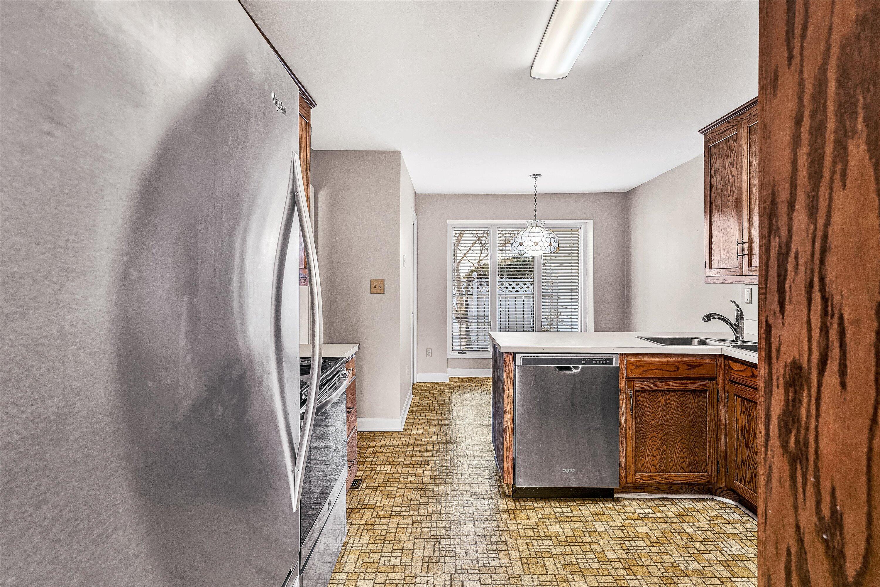 2537 South Clearing Road Salem, VA 24153 - Photo 11 of 28 a bathroom with a granite countertop sink a washer and dryer