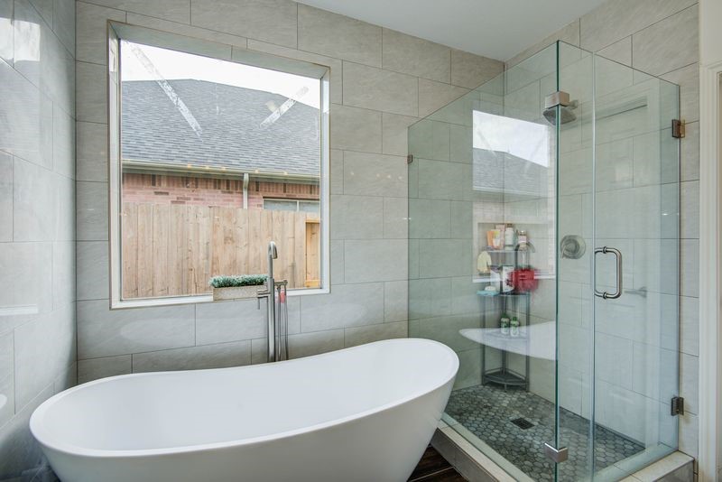 16722 Innisbrook Drive Houston, TX 77095 - Photo 21 of 33 Master bathroom