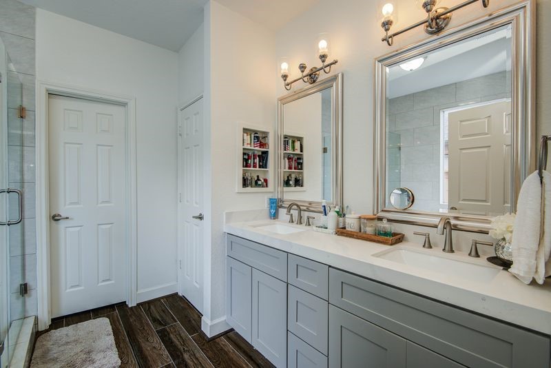 16722 Innisbrook Drive Houston, TX 77095 - Photo 23 of 33 Master bathroom