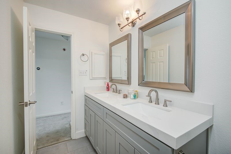16722 Innisbrook Drive Houston, TX 77095 - Photo 29 of 33 Secondary Bathroom