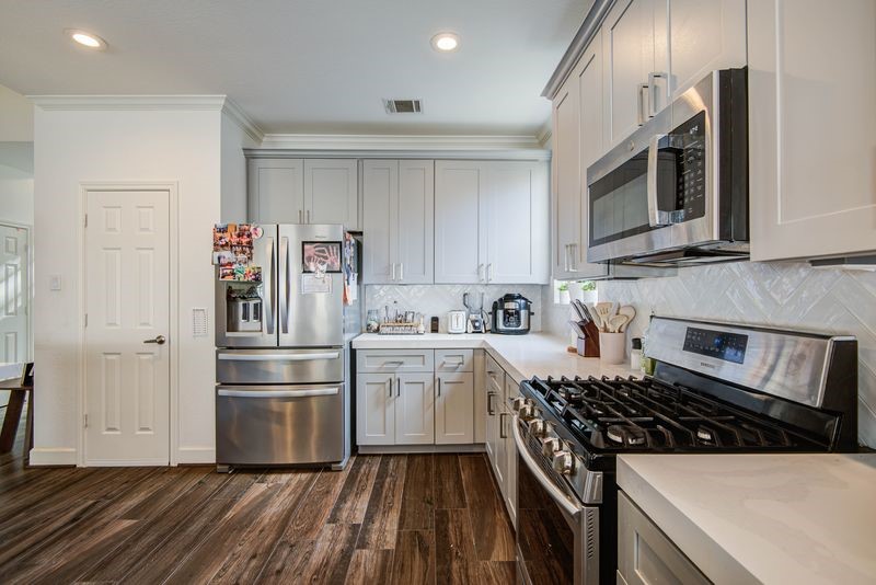 16722 Innisbrook Drive Houston, TX 77095 - Photo 10 of 33 kitchen
