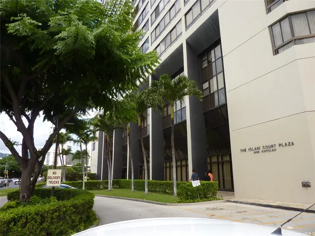 $3,595 | 2499 Kapiolani Boulevard, Unit 1701, Honolulu, HI 96826