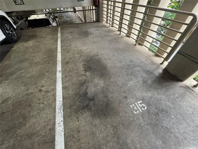 $3,595 | 2499 Kapiolani Boulevard, Unit 1701, Honolulu, HI 96826