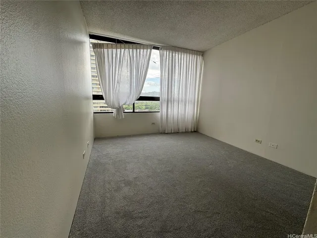$3,595 | 2499 Kapiolani Boulevard, Unit 1701, Honolulu, HI 96826