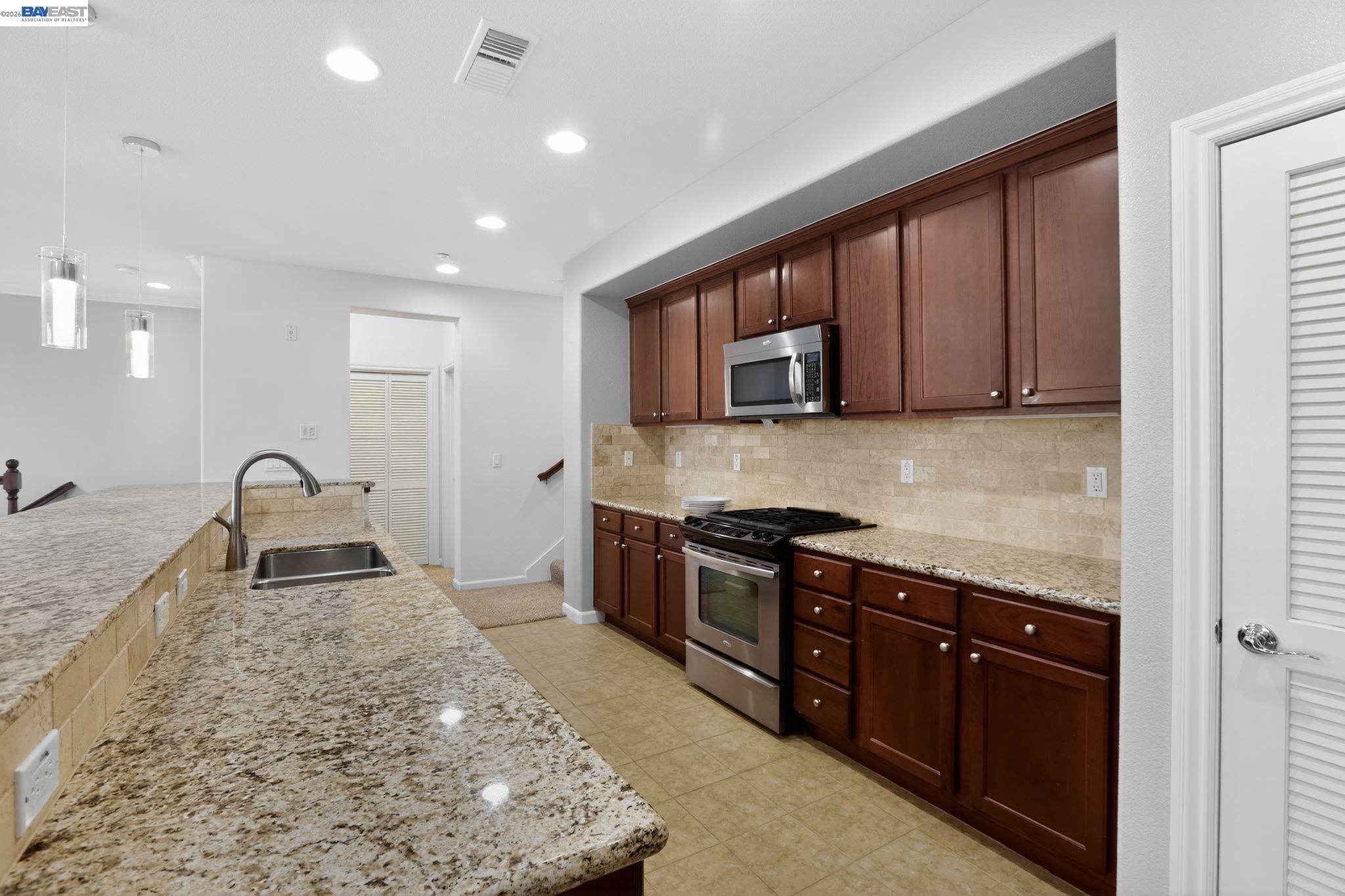 4763 Perugia Street Dublin, CA 94568 - Photo 10 of 41