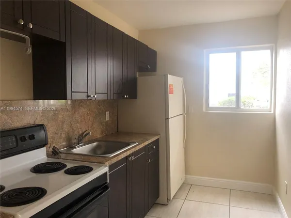 $1,350 | 1920 Washington Avenue, Unit 3, Opa-Locka, FL 33054