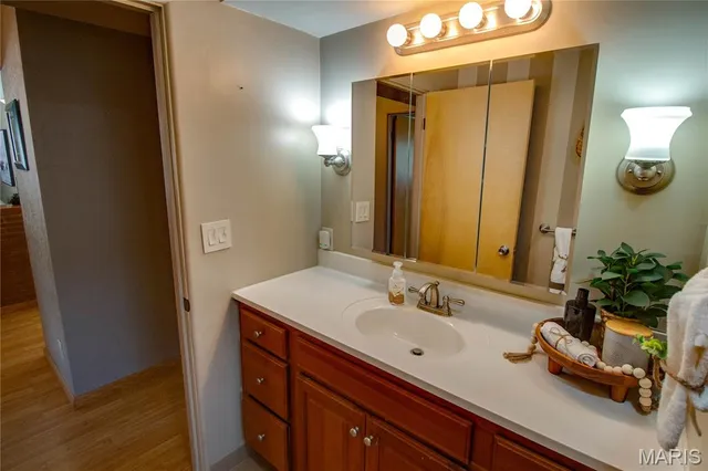 $195,000 | 4803 Paris Drive, Godfrey, IL 62035