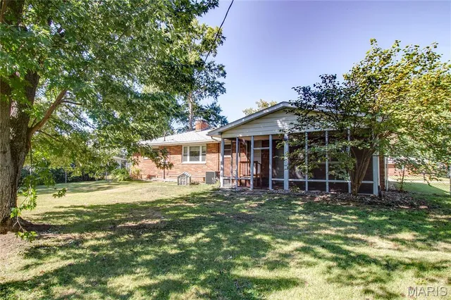 $195,000 | 4803 Paris Drive, Godfrey, IL 62035