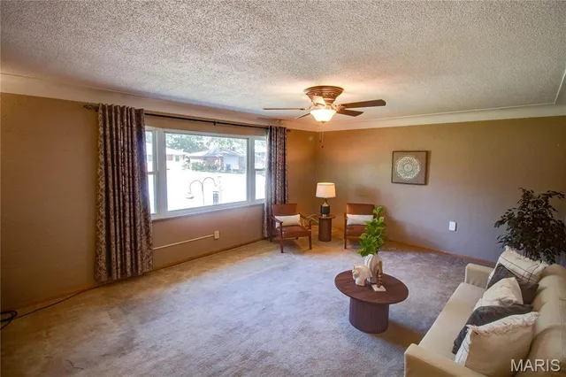 $195,000 | 4803 Paris Drive, Godfrey, IL 62035