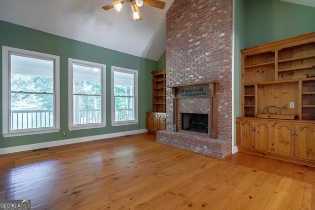 a bathroom with a tub