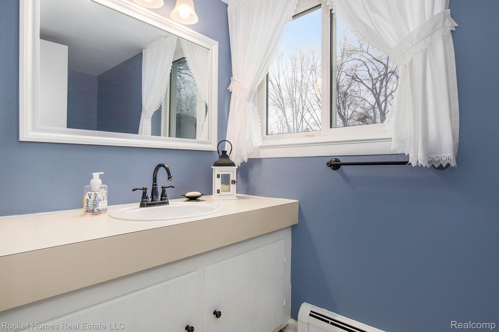 7290 Stonebrook Road West Bloomfield, MI 48322 - Photo 16 of 33 IMG_8831.jpg