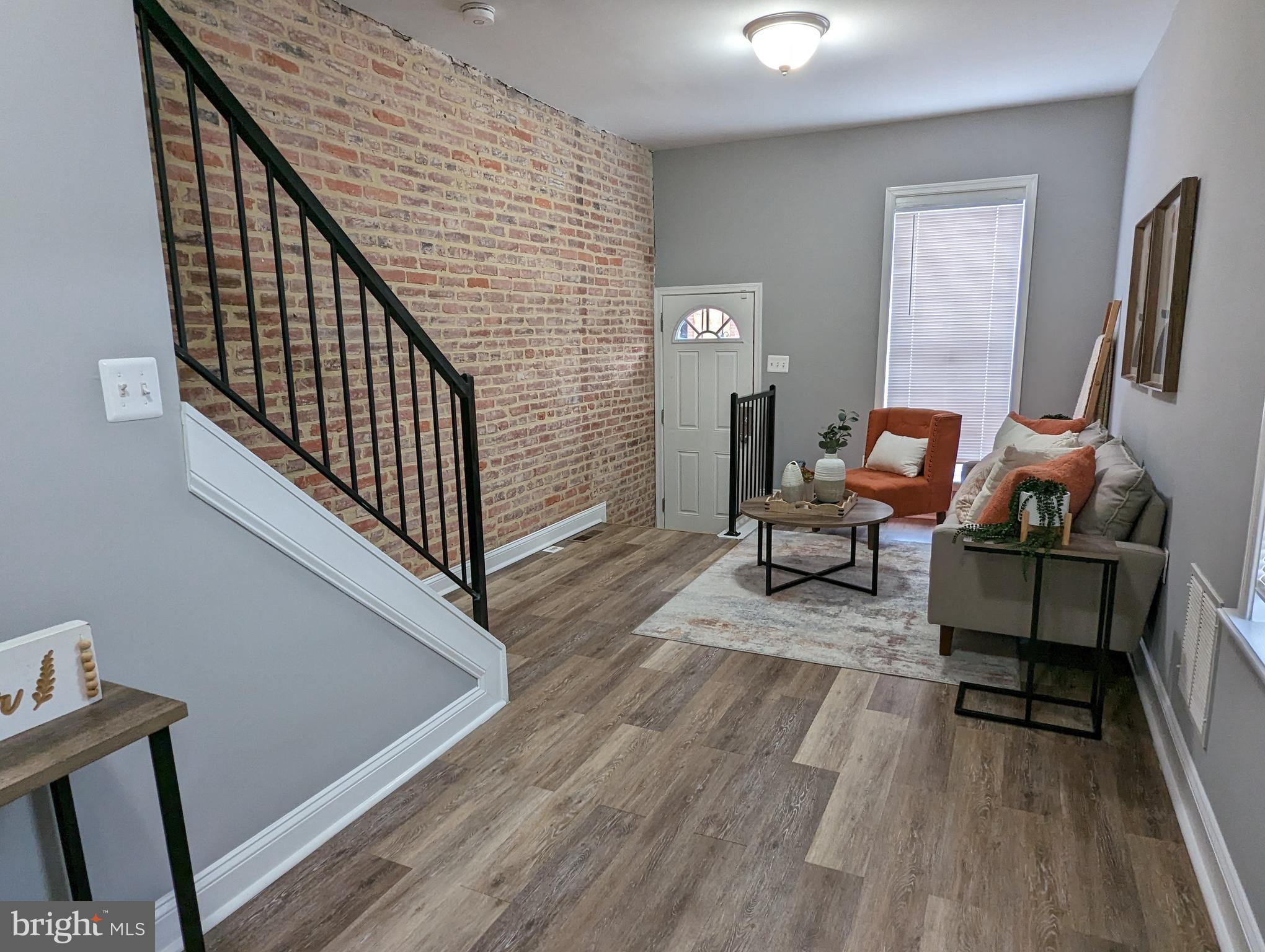 400 North Port Street Baltimore, MD 21224 - Photo 2 of 26 Beautiful Living Room