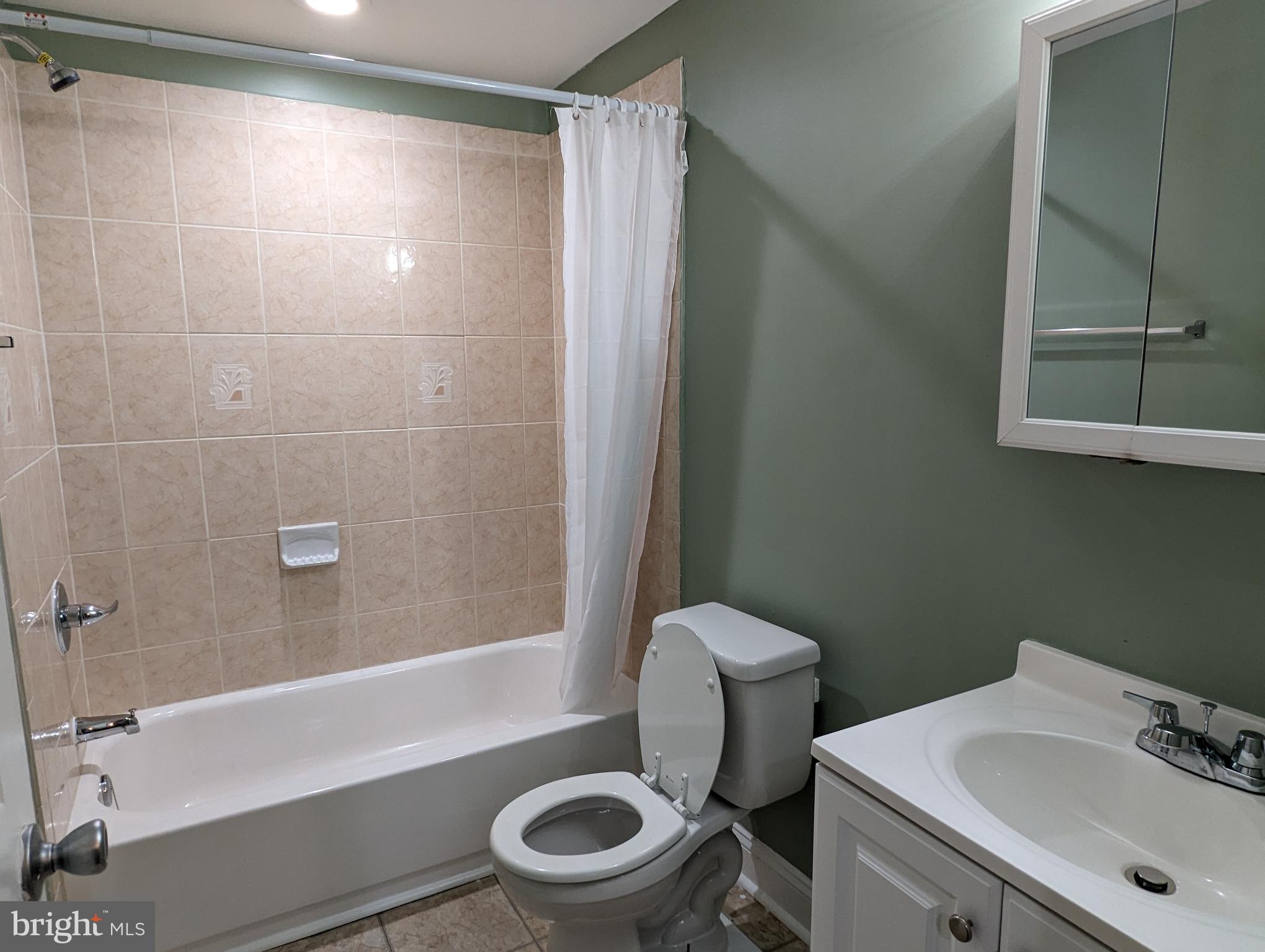 400 North Port Street Baltimore, MD 21224 - Photo 25 of 26 Lower Level Full Bathroom