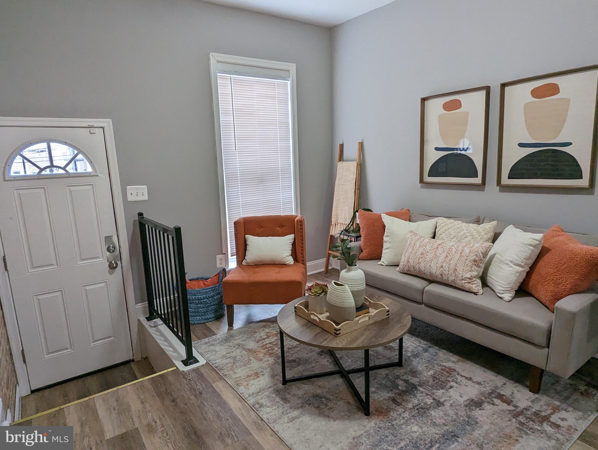 400 North Port Street Baltimore, MD 21224 - Photo 3 of 26 Beautiful Living Room