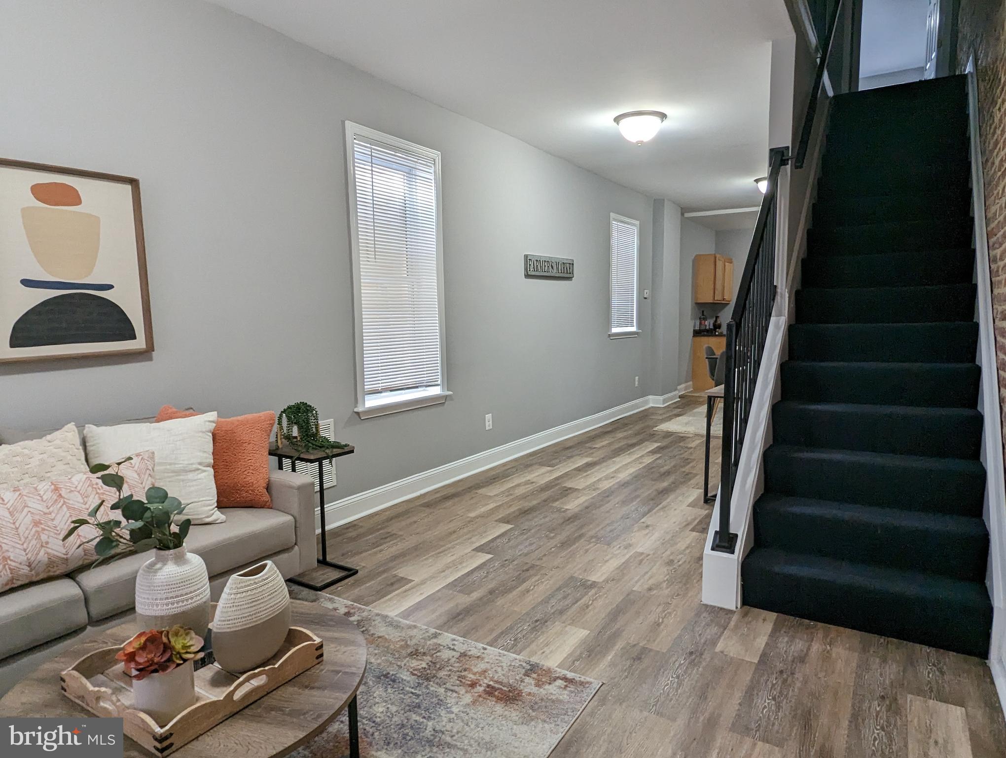 400 North Port Street Baltimore, MD 21224 - Photo 4 of 26 Beautiful Living Room