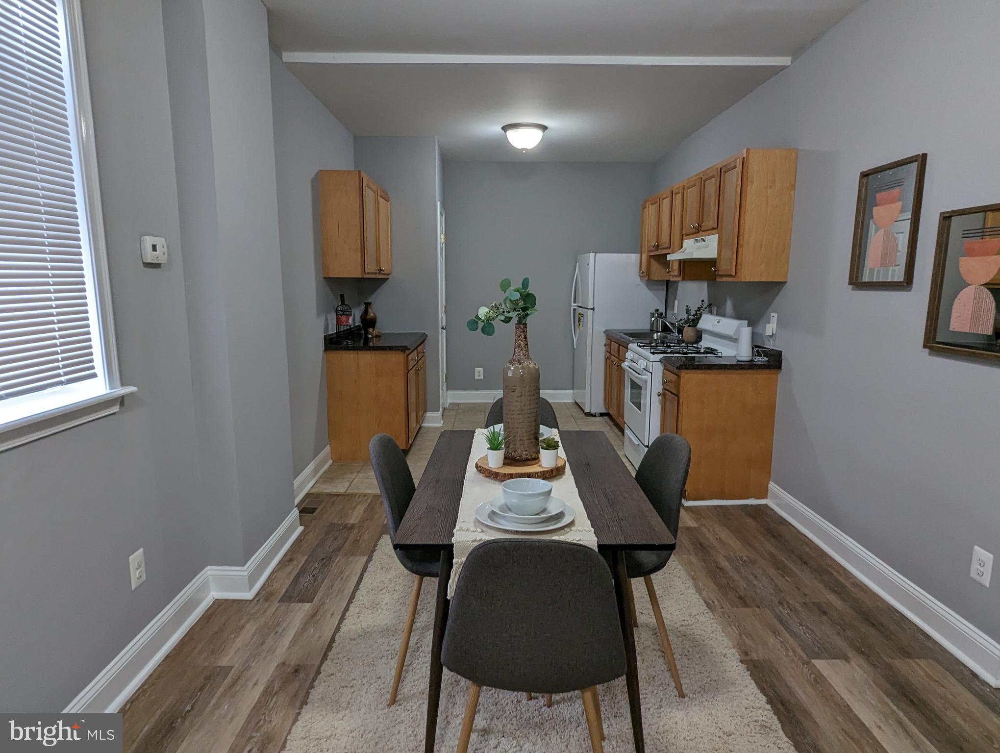 400 North Port Street Baltimore, MD 21224 - Photo 7 of 26 Beautiful Living Area