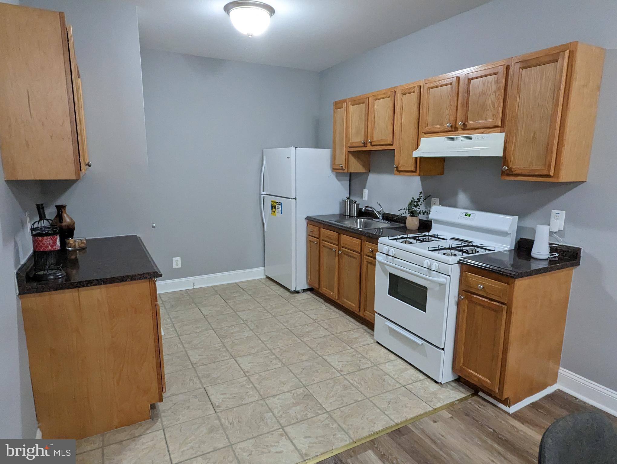 400 North Port Street Baltimore, MD 21224 - Photo 8 of 26 Updated Kitchen