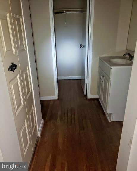 8184 Inverness Ridge Road Rockville, MD 20854 - Photo 19 of 23 Master Bed Hall