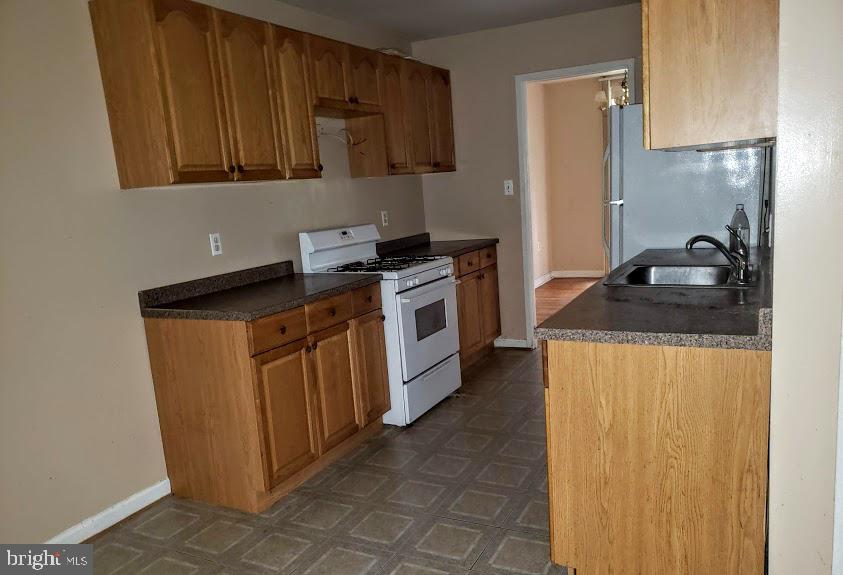 8184 Inverness Ridge Road Rockville, MD 20854 - Photo 9 of 23 Kitchen