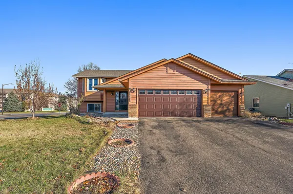 $2,395 | 15720 Gallery Avenue, Apple Valley, MN 55124