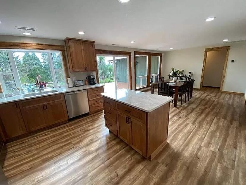 68593 Ridge Road North Bend, OR 97459 - Photo 4 of 53 53