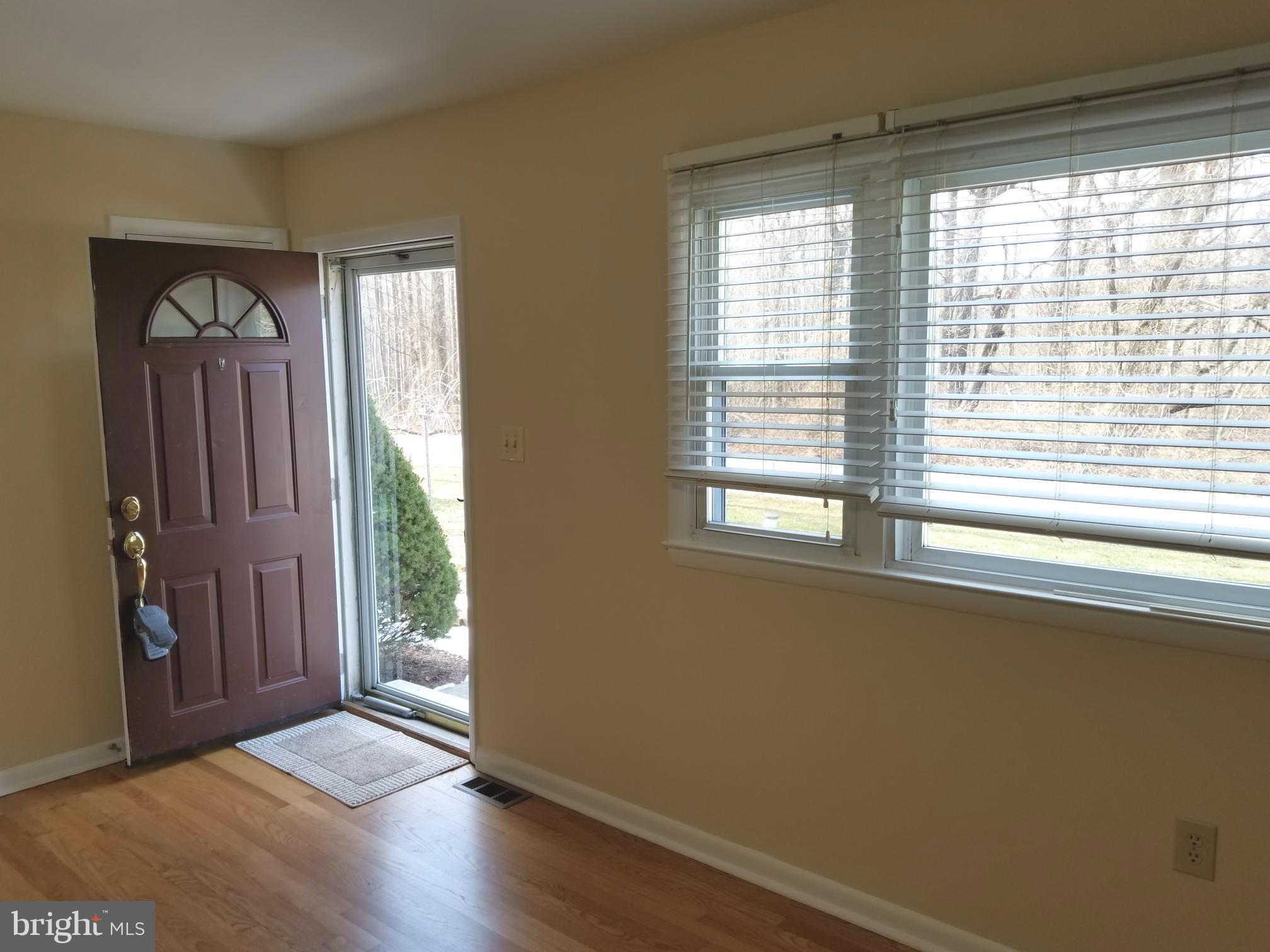 1607 Carsins Run Road Aberdeen, MD 21001 - Photo 4 of 30 Entry way with storm door