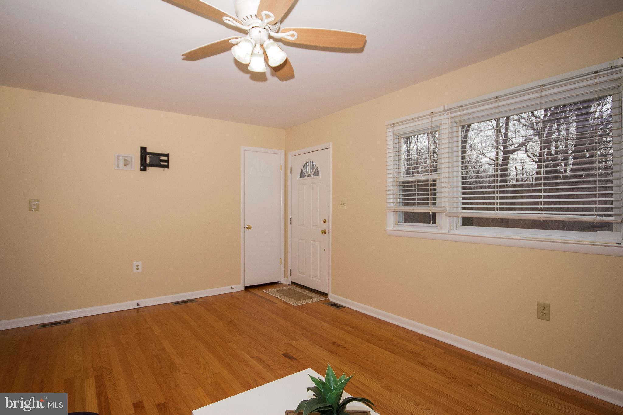 1607 Carsins Run Road Aberdeen, MD 21001 - Photo 7 of 30 Living Room