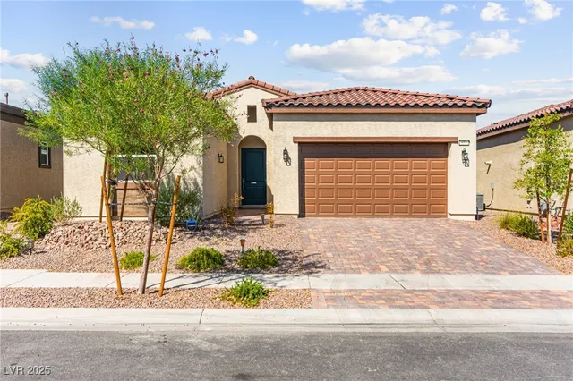$558,000 | 851 Shanon Springs Street, Henderson, NV 89011
