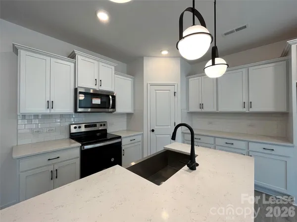 $2,250 | 11031 Pagebrook Lane, Charlotte, NC 28214