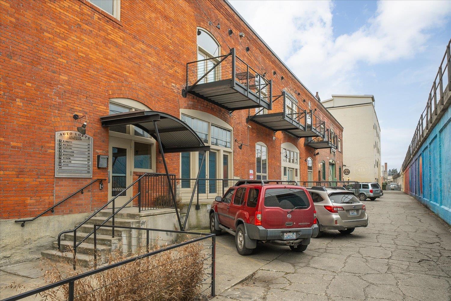 152 South Jefferson Street, Unit C Spokane, WA 99201 - Photo 1 of 26