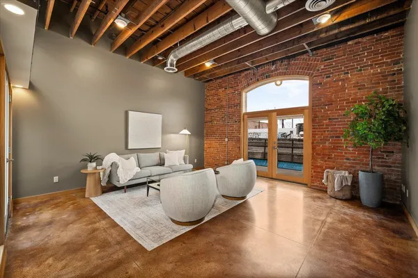 $400,000 | 152 South Jefferson Street, Unit C, Spokane, WA 99201