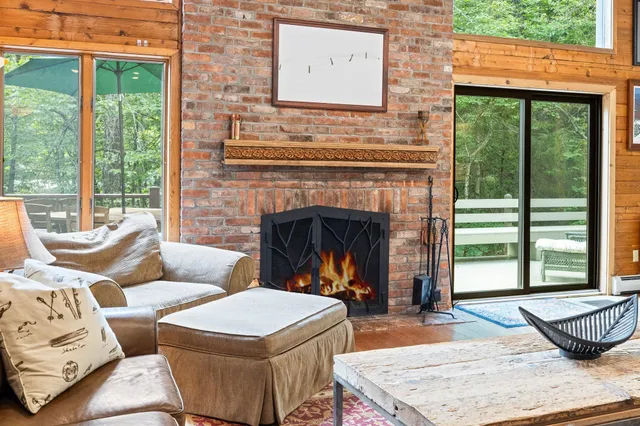 $1,025,000 | 19 Roundtree Road, Winhall, VT 05340