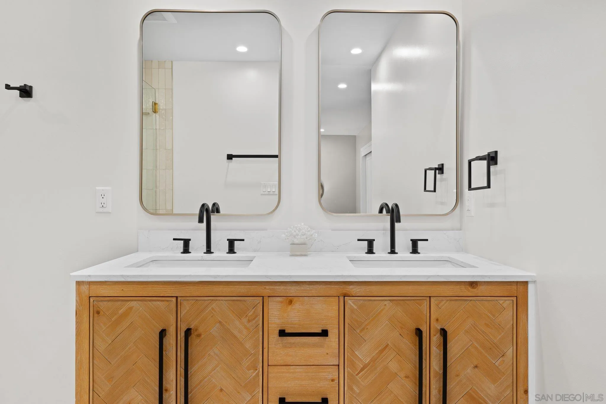 2686 Via Viejas Alpine, CA 91901 - Photo 20 of 55 a bathroom with double vanity sinks and a mirror