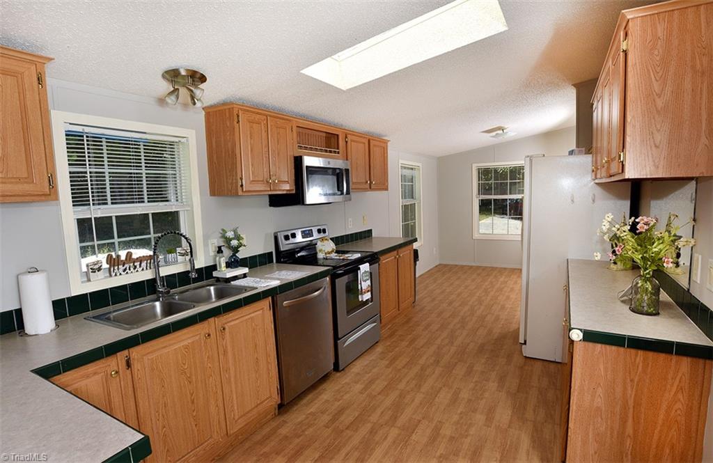 1924 Junction Road Mocksville, NC 27028 - Photo 16 of 48 Kitchen