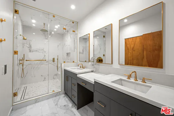 $5,500 | 106 North Croft Avenue, Unit 301, Los Angeles, CA 90048