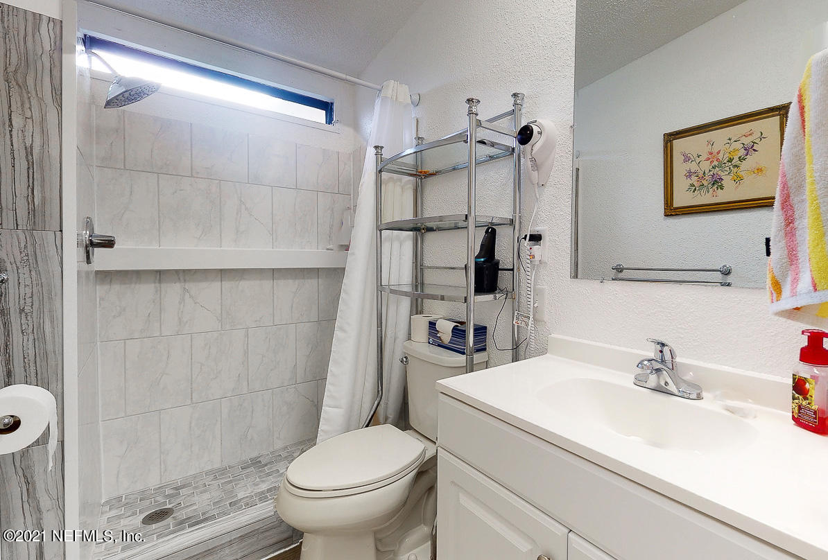 1460 Long Horn Road Middleburg, FL 32068 - Photo 18 of 32 Guest Bath