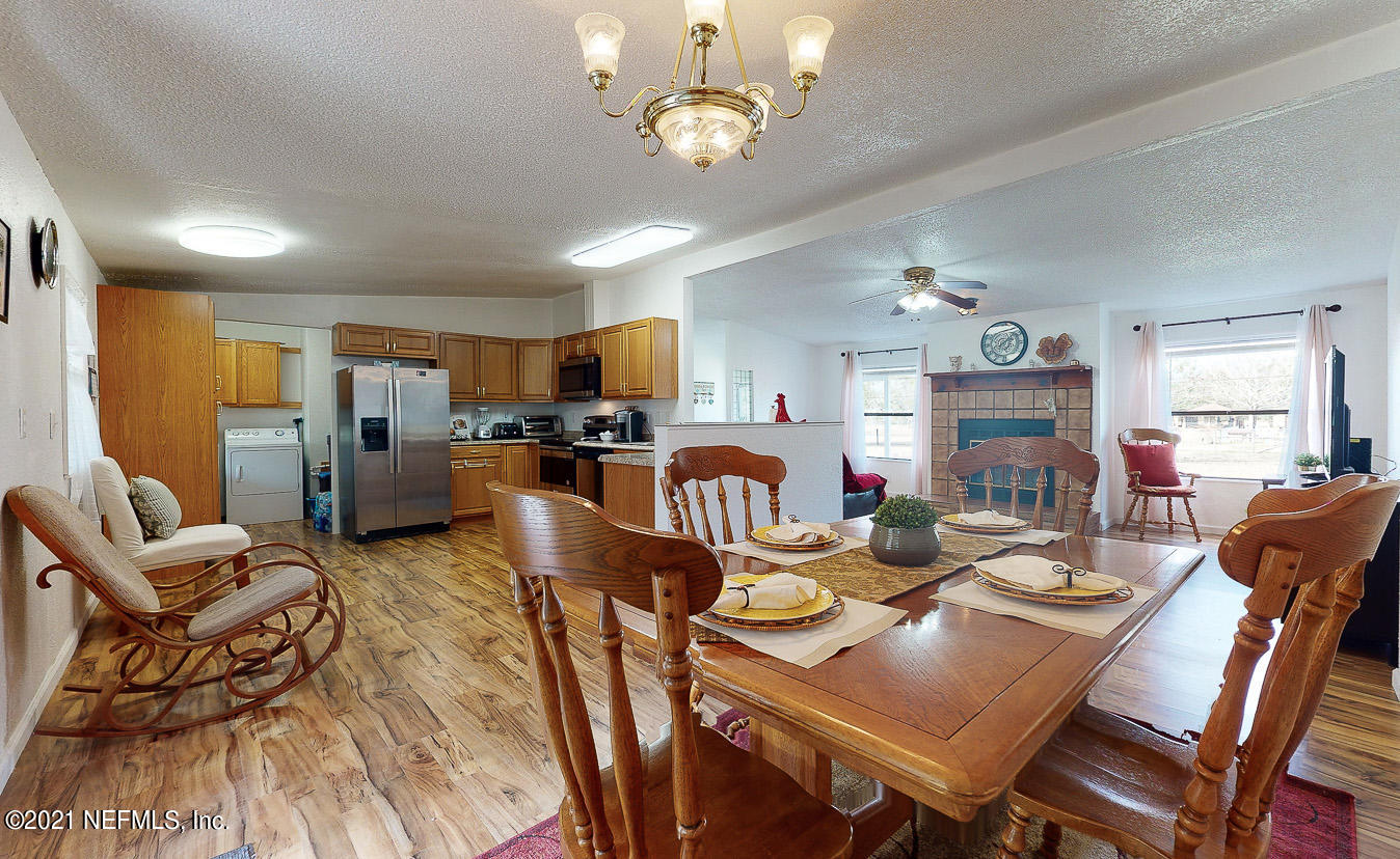 1460 Long Horn Road Middleburg, FL 32068 - Photo 9 of 32 Dining/Kitchen