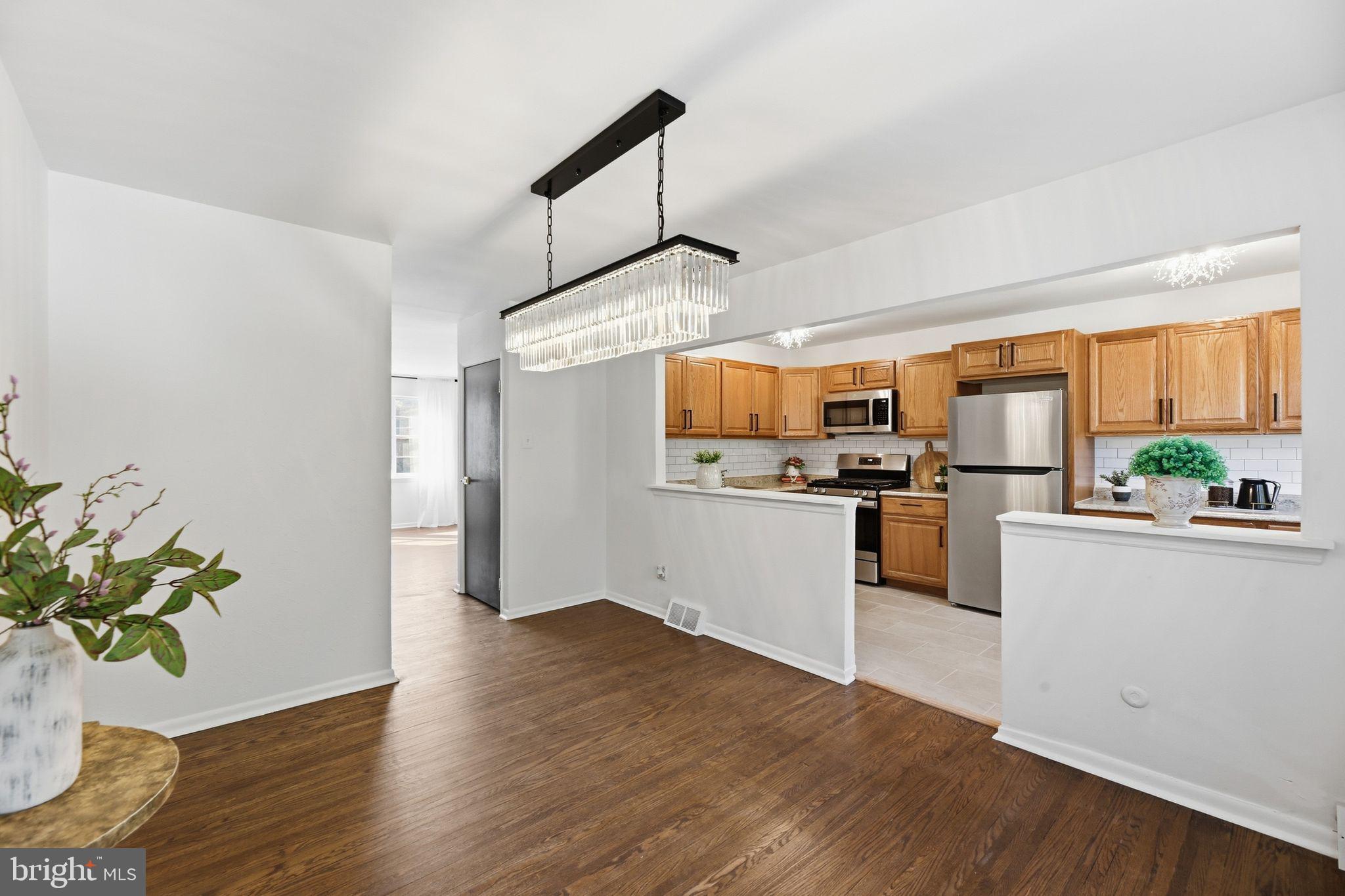 12754 Hollins Road Philadelphia, PA 19154 - Photo 11 of 32