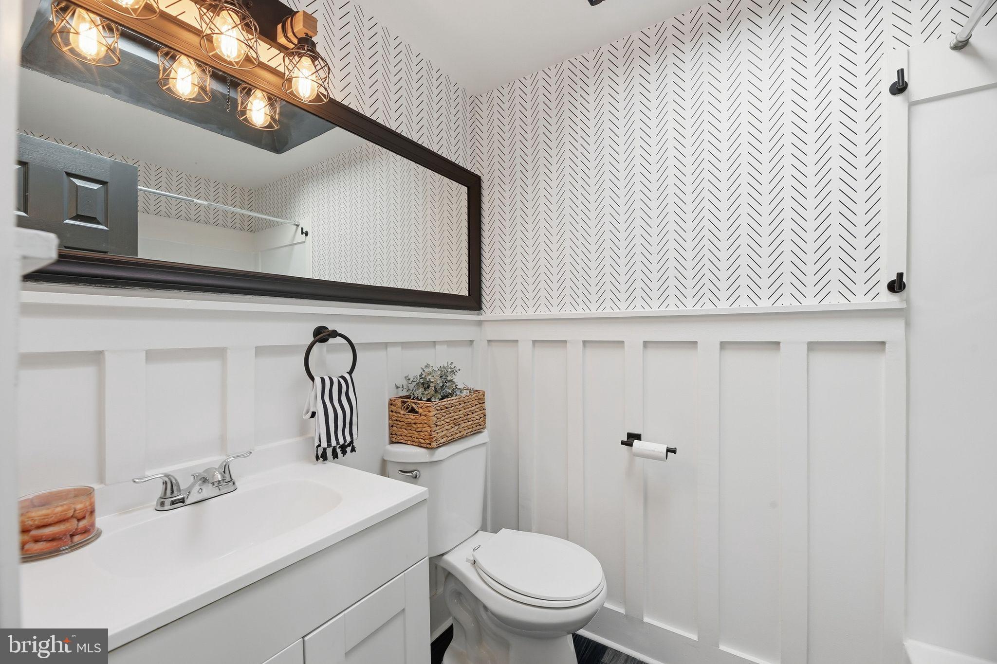 12754 Hollins Road Philadelphia, PA 19154 - Photo 23 of 32