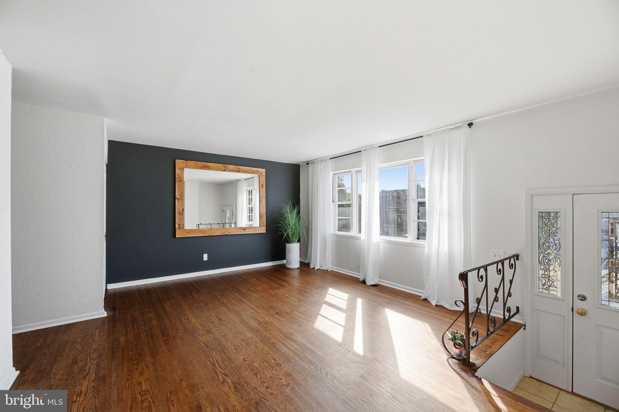 12754 Hollins Road Philadelphia, PA 19154 - Photo 3 of 32