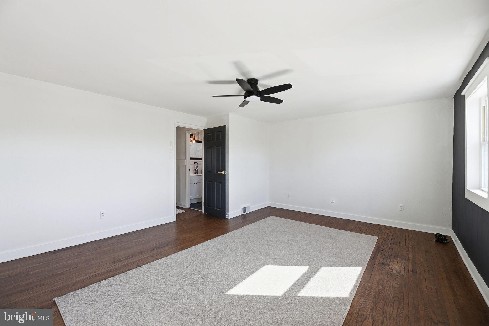 12754 Hollins Road Philadelphia, PA 19154 - Photo 9 of 32