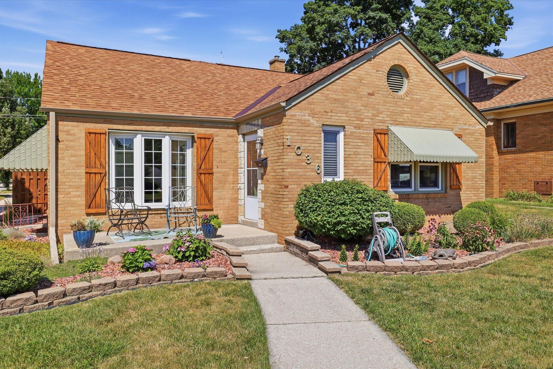 1036 Russet Street Racine, WI 53405 - Photo 1 of 25 05-005_7I5A1051