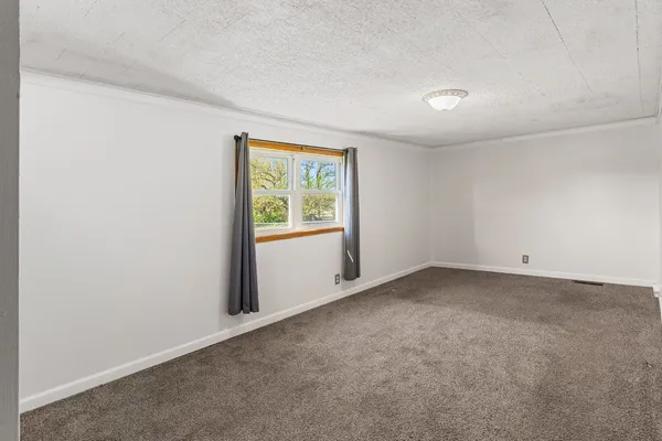 $129,900 | 9032 Us Route 150, Oakwood, IL 61858