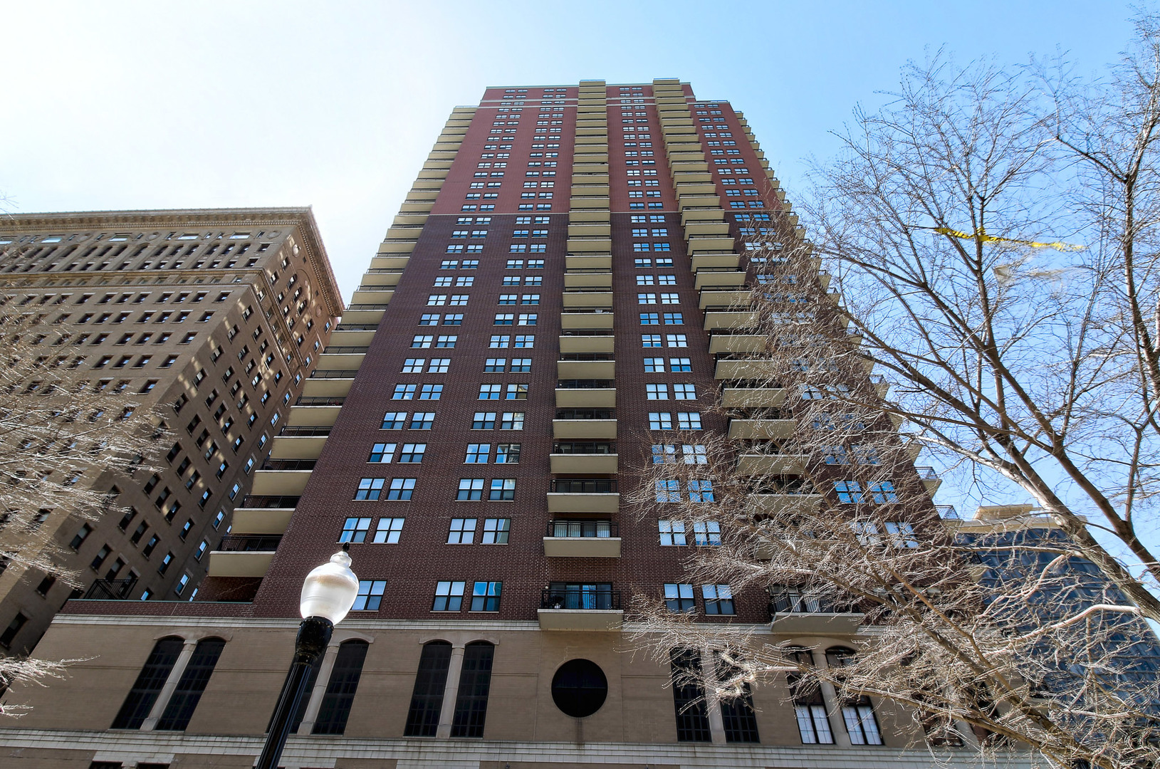 41 East 8th Street, Unit 1007 Chicago, IL 60605 - Photo 1 of 24