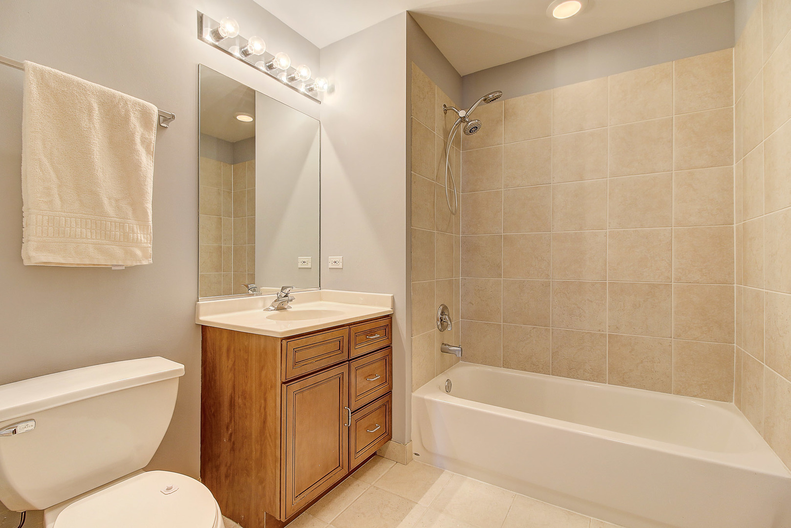 41 East 8th Street, Unit 1007 Chicago, IL 60605 - Photo 15 of 24