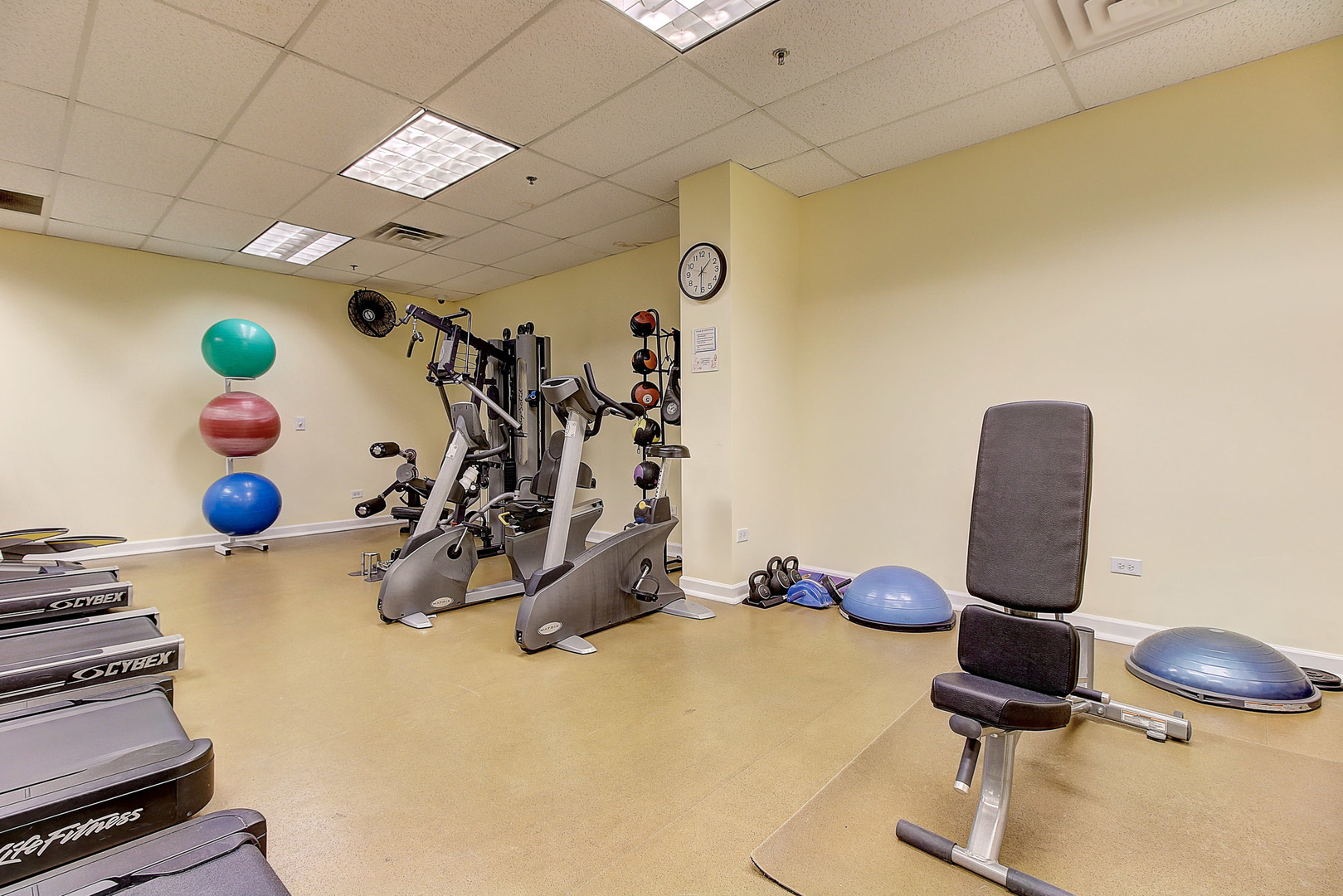 41 East 8th Street, Unit 1007 Chicago, IL 60605 - Photo 18 of 24