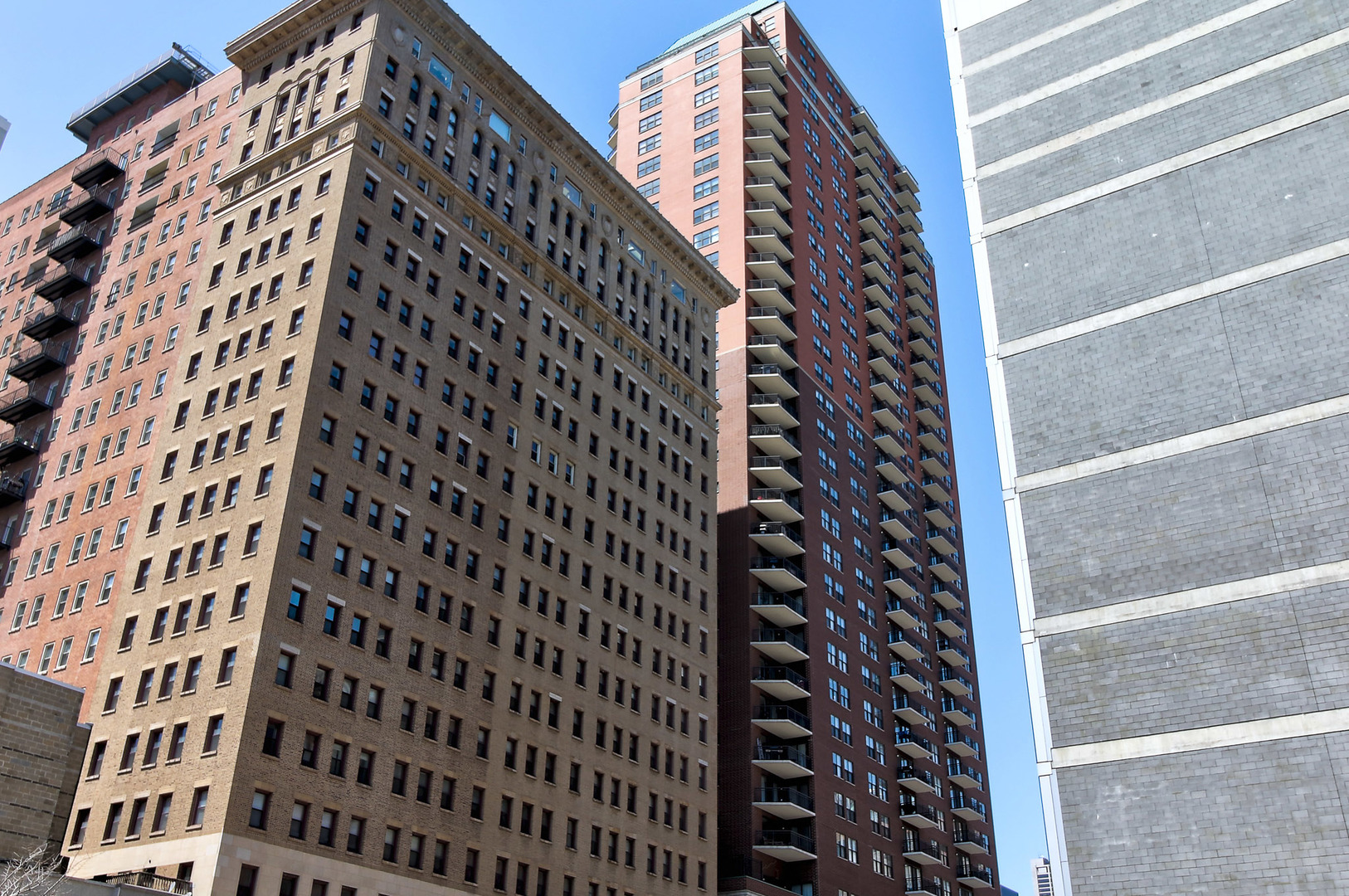 41 East 8th Street, Unit 1007 Chicago, IL 60605 - Photo 20 of 24