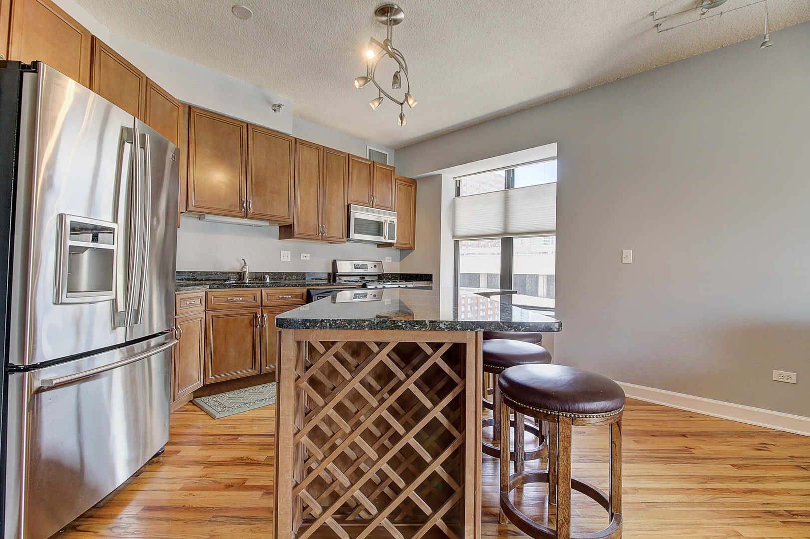 41 East 8th Street, Unit 1007 Chicago, IL 60605 - Photo 3 of 24