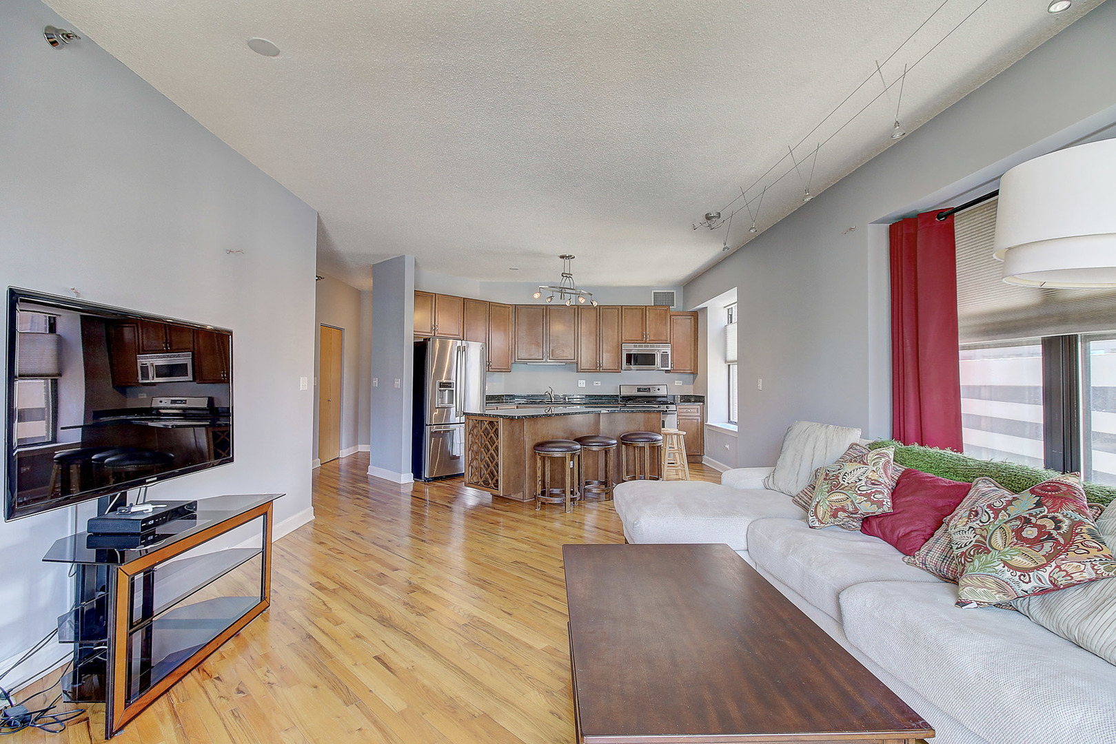 41 East 8th Street, Unit 1007 Chicago, IL 60605 - Photo 5 of 24