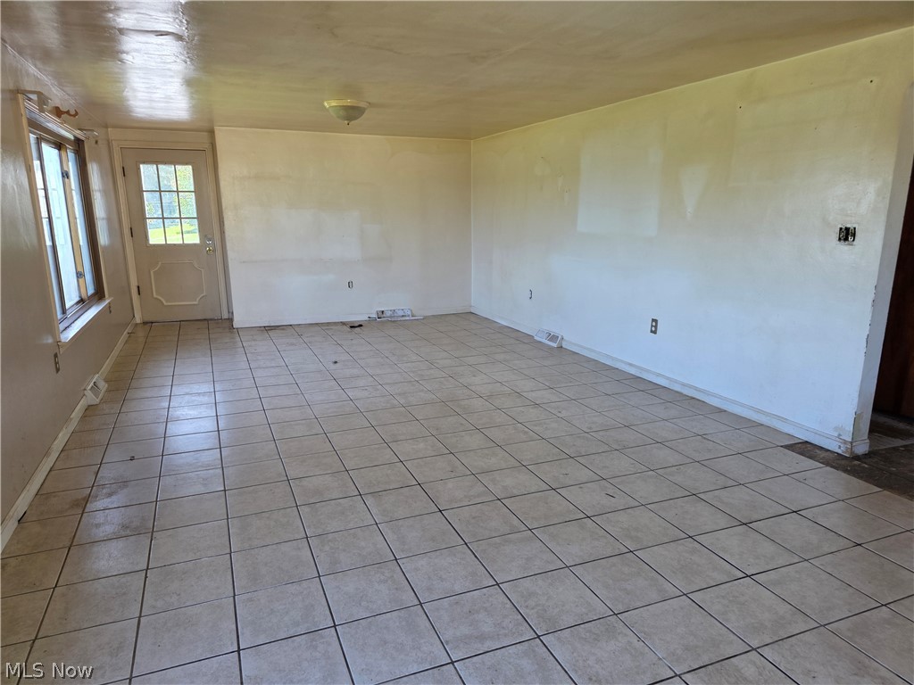 5491 Bye Road East Palestine, OH 44413 - Photo 3 of 10